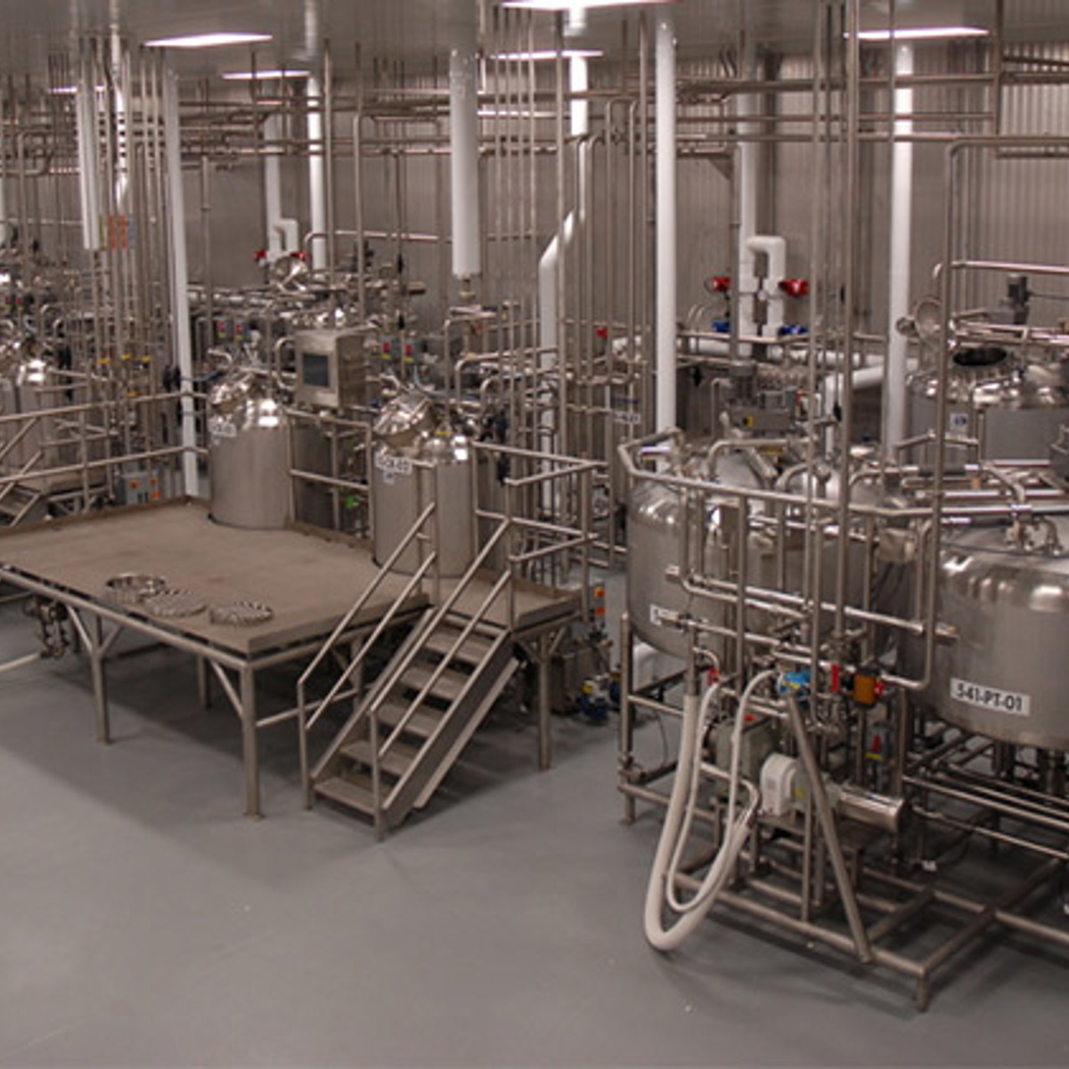Plates-formes et escaliers en acier inoxydable | JBT Marel