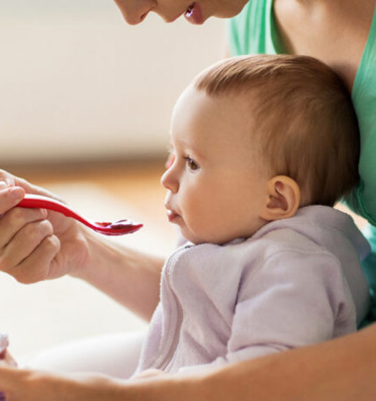 baby-food-feeding-stock-shot-e1683036622369