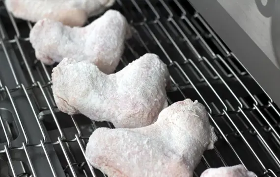 alco_Preduster_machine_ABM_Coating_Chicken-Wings_2.webp