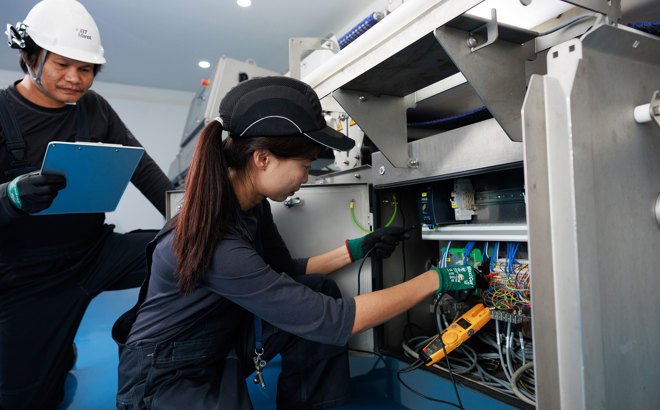 Service General Technicians 4